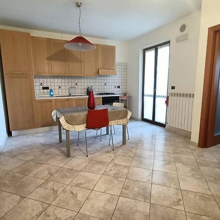 Appartamento A Cinque Minuti Dal Centro Di Lecce Luaran gambar