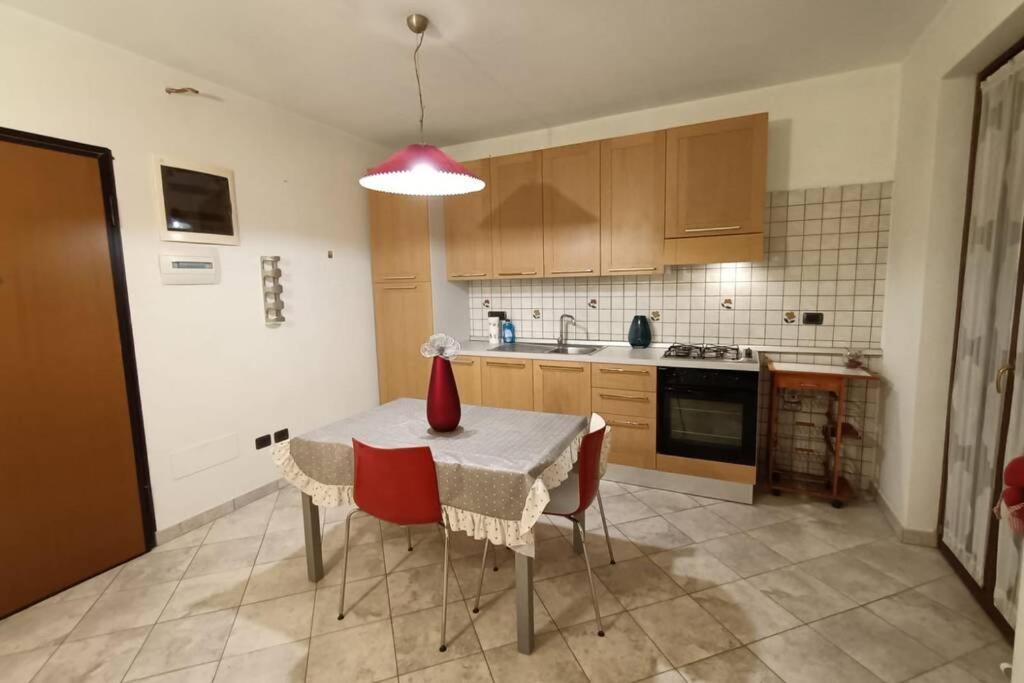 Appartamento A Cinque Minuti Dal Centro Di Lecce Luaran gambar