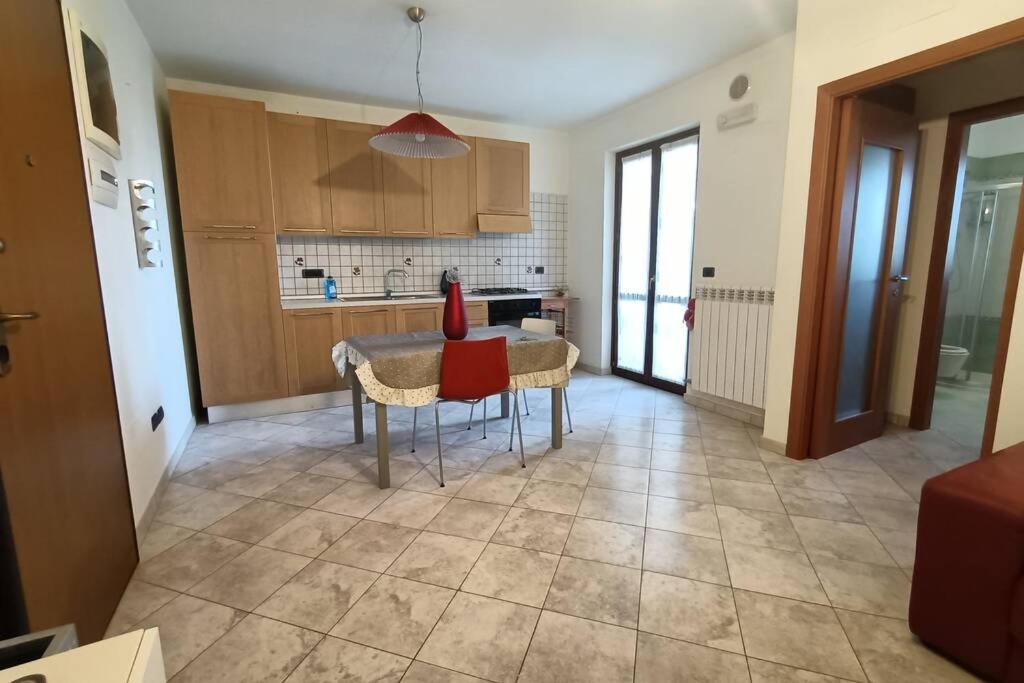 Appartamento A Cinque Minuti Dal Centro Di Lecce Luaran gambar